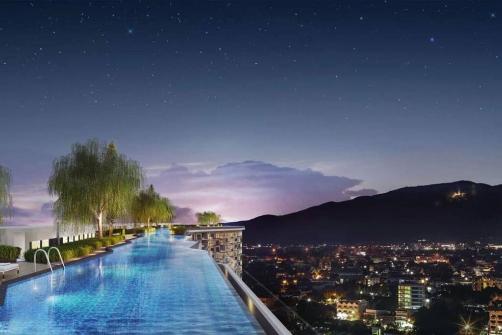 Modern Style Room With Sky Pool 古城边天际泳池公寓 Chiang Mai Dış mekan fotoğraf